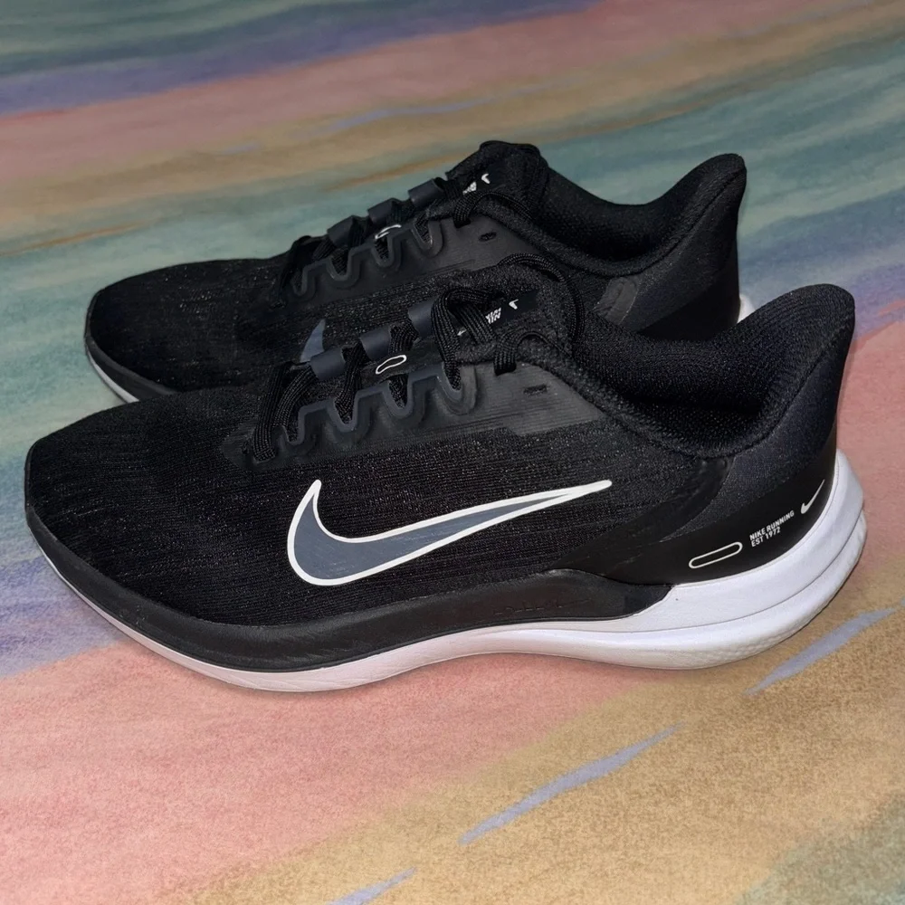 Nike Women's Winflo 9 Running black Shoes size 6.5
